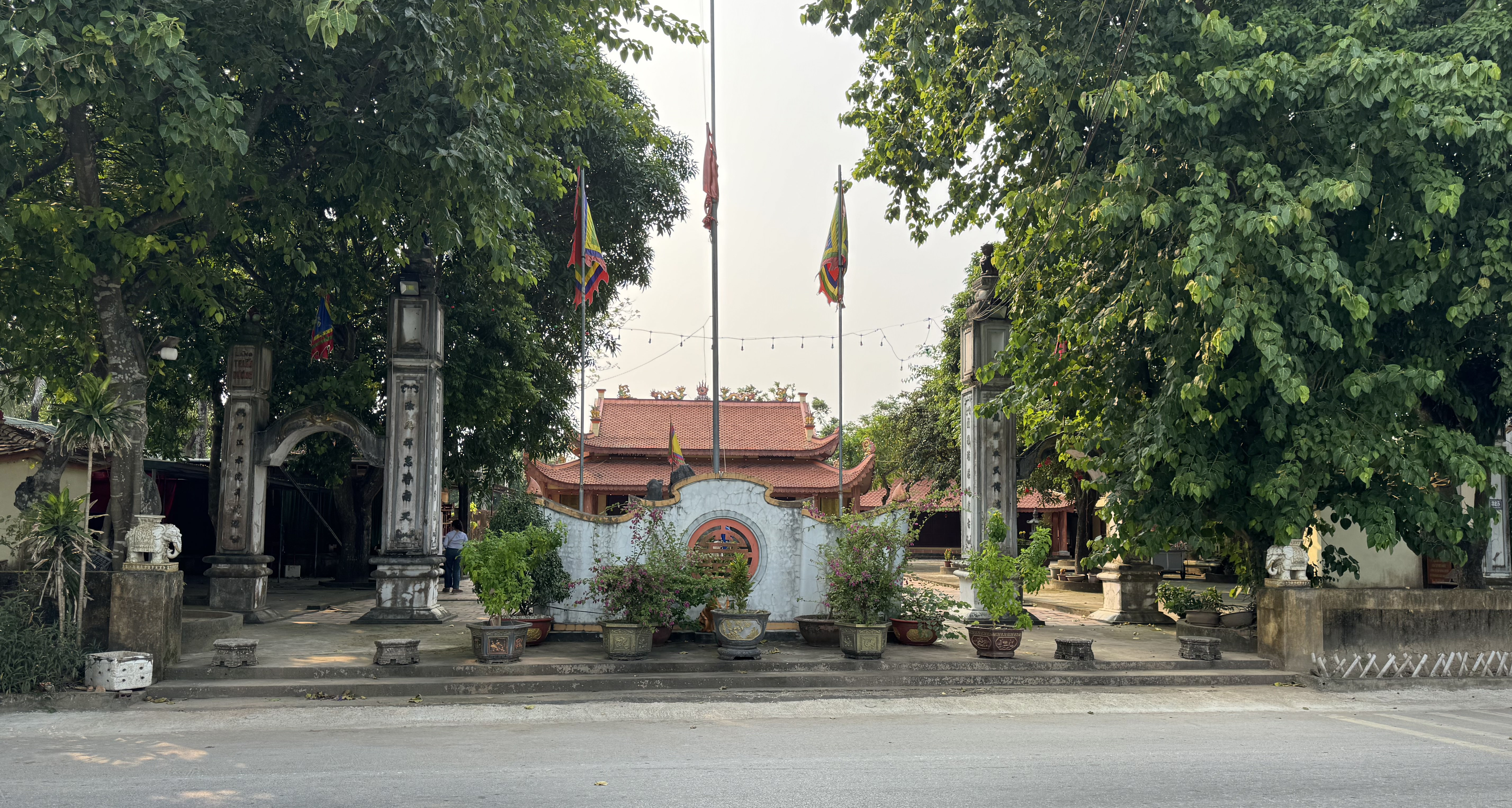 Di tích lịch sử văn hoá Đền thờ Bà Triều (Thành phố Sầm Sơn)
