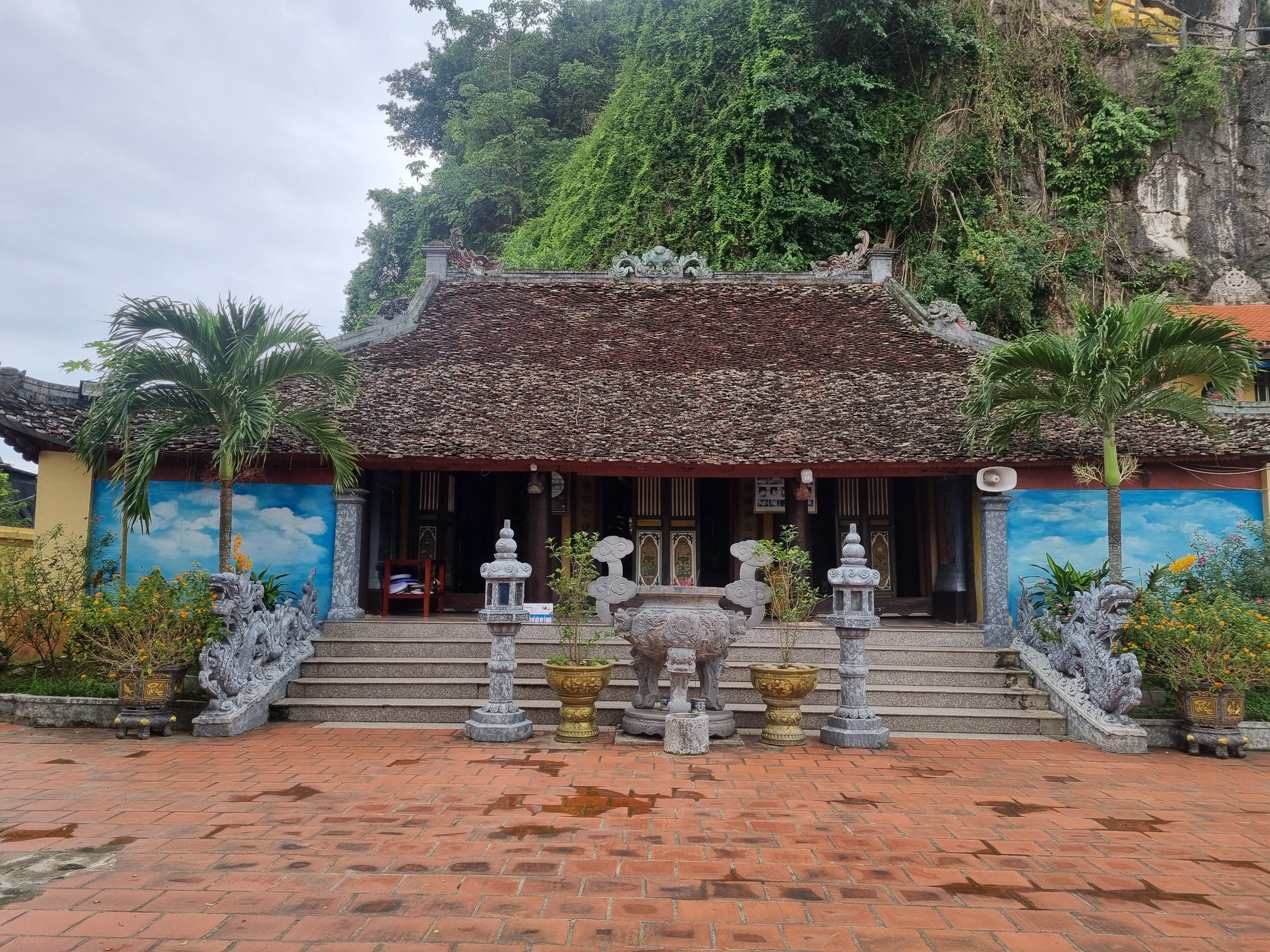 Núi Bàn A – Chùa Vồm